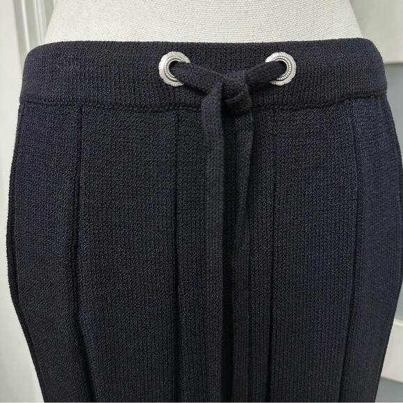 NEW ST. JOHN SPORT Wool/Rayon Santana Knit Skirt Mid Length Black Size Medium - Picture 2 of 8